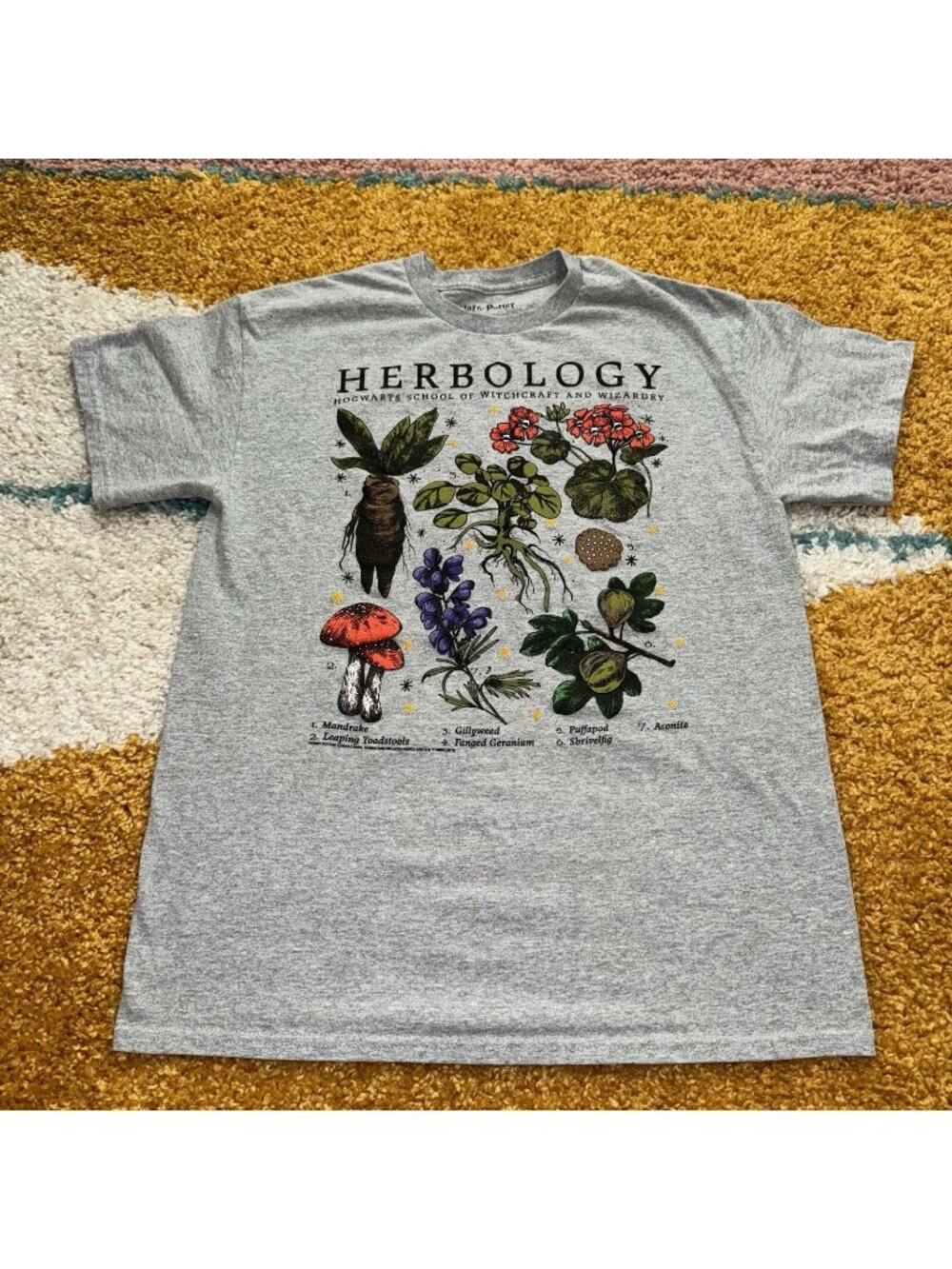 Harry Potter Shirt Men's Medium Grey Short Sleeve Herbology Hogwarts Mandrake